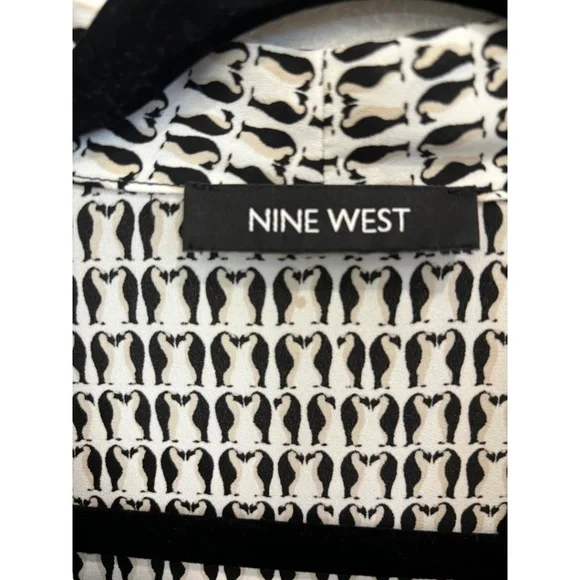 Nine West Black Beige White Sleeveless V-Neck Front Pleat Top Size M NWT - Picture 2 of 4